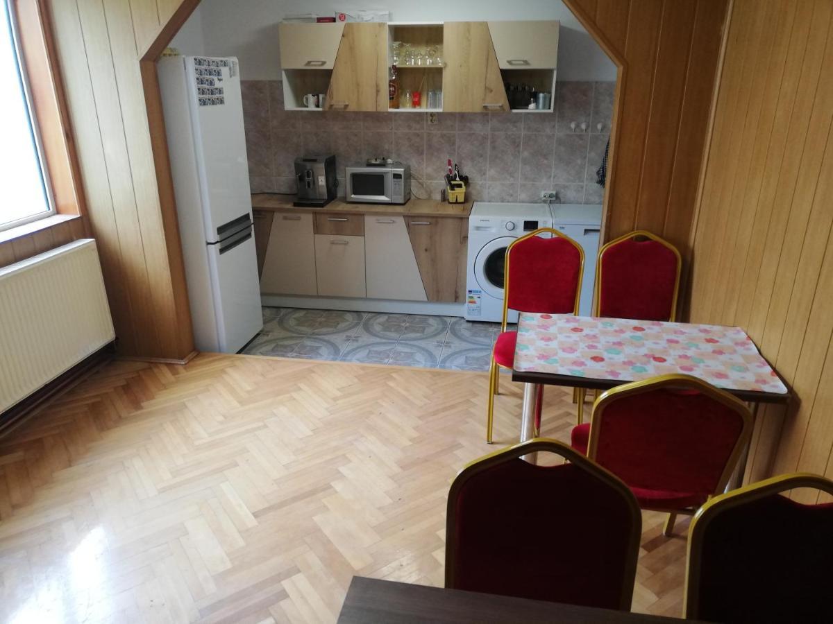 Hotel Casa BUCUR Tîrgu Ocna Exterior foto
